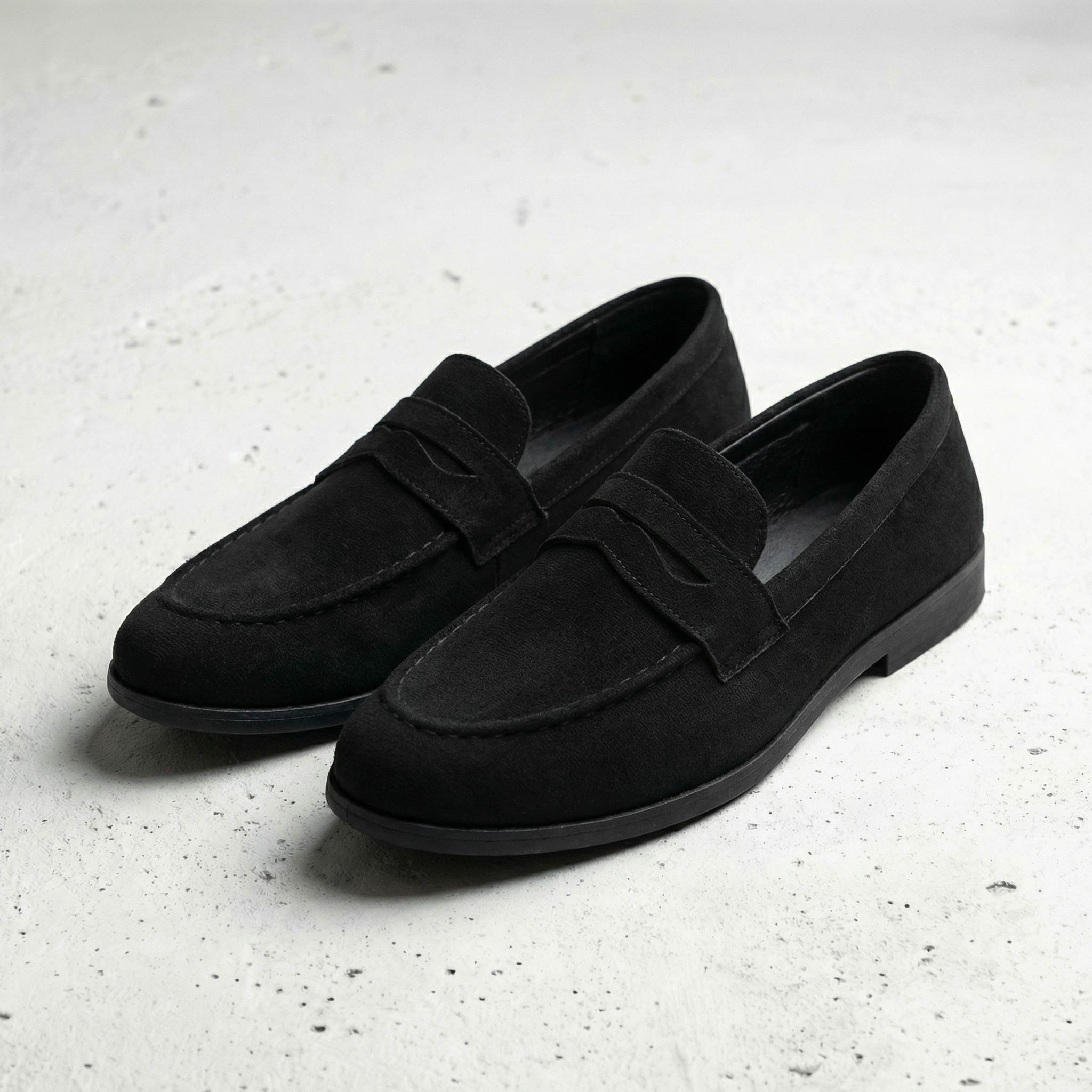 Castillo – Unisex Slip-On Loafers for Easy On and Off