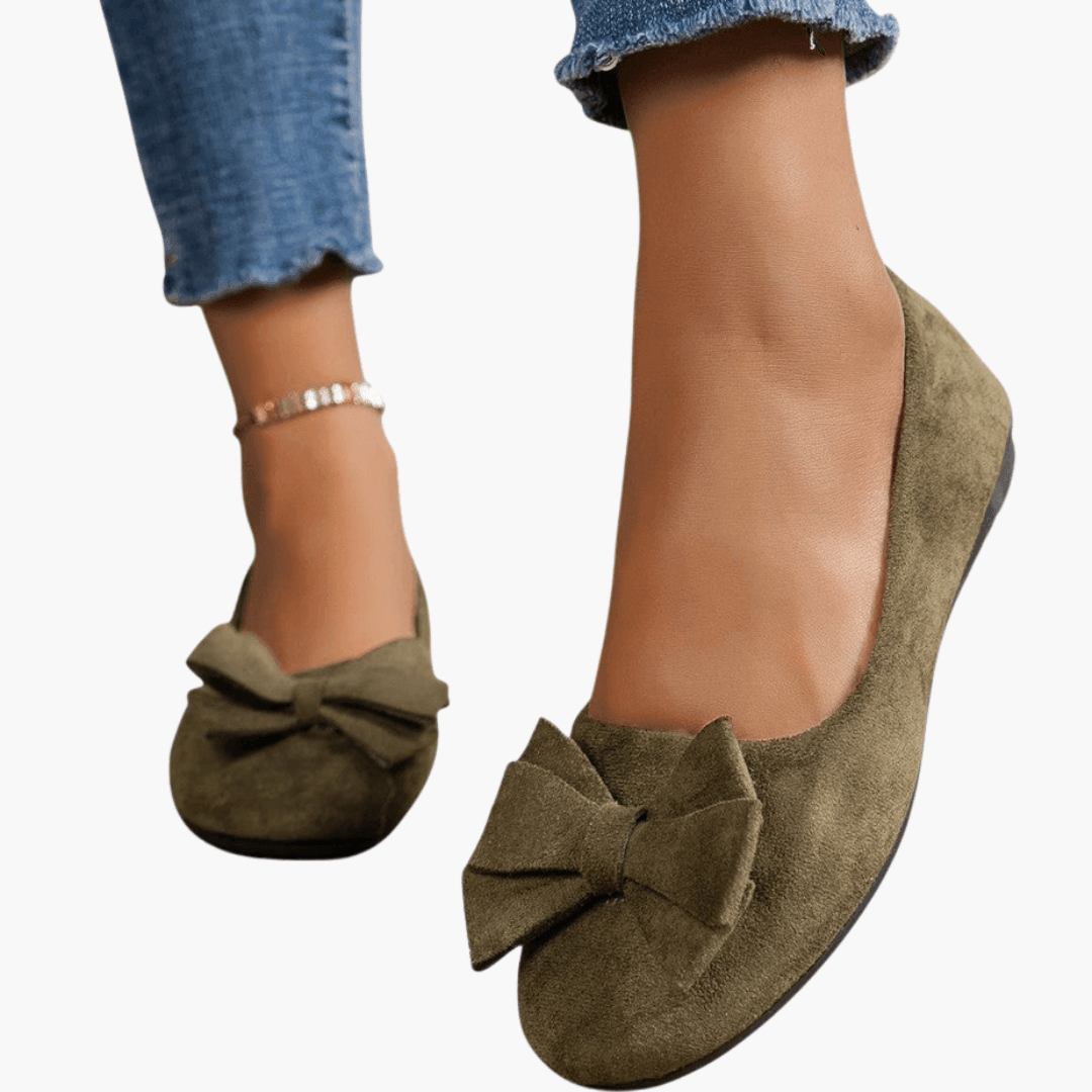 Women's Slip-On Loafers with Bow Detail and Flat Sole