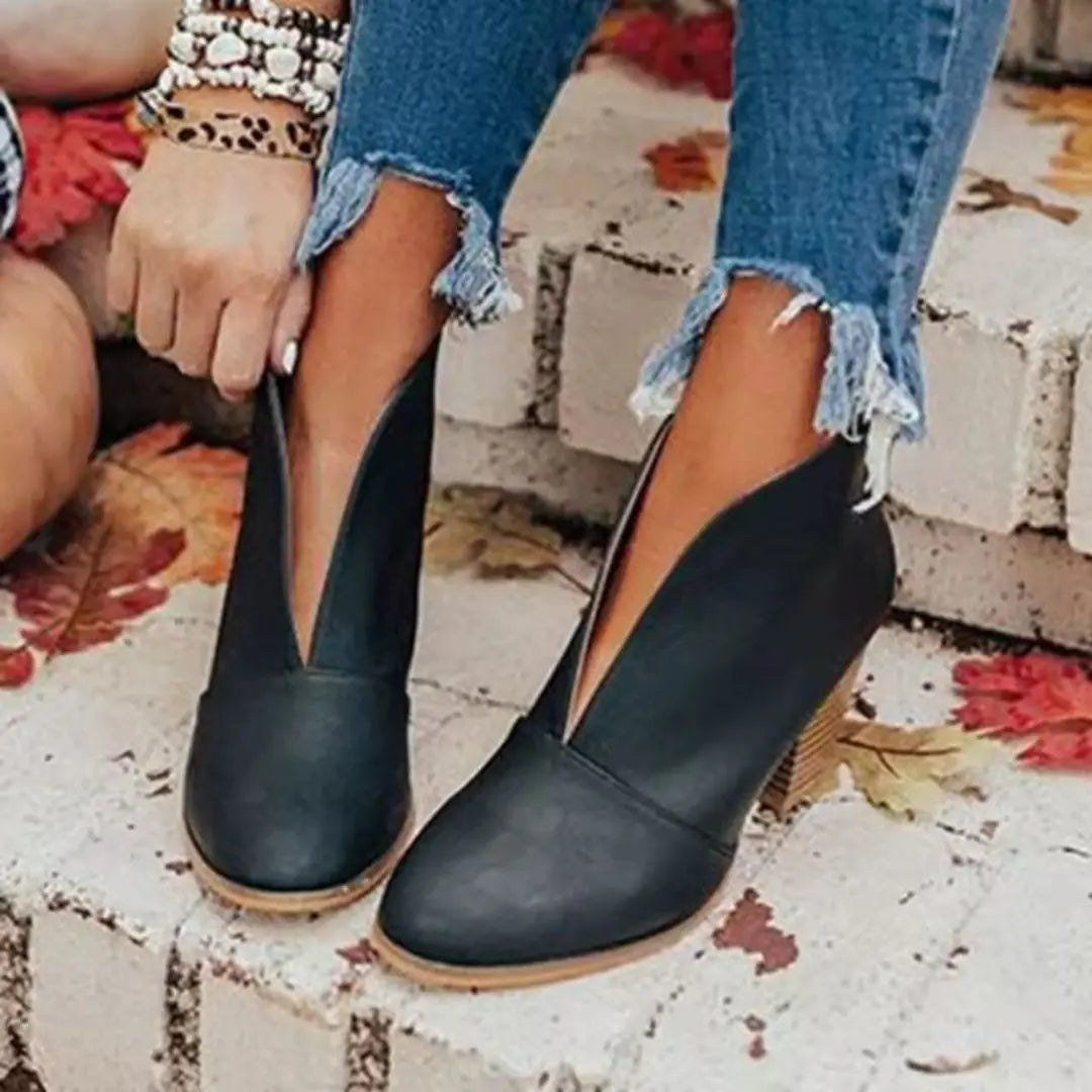 Verlaine Women's Almond Toe Ankle Boots