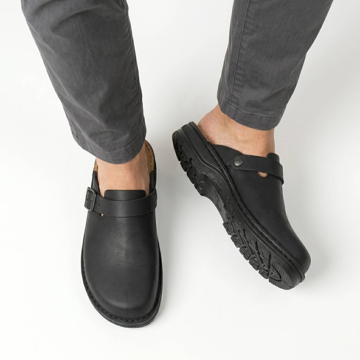Lyons – Unisex Nursing Clogs with All-Day Cushioning