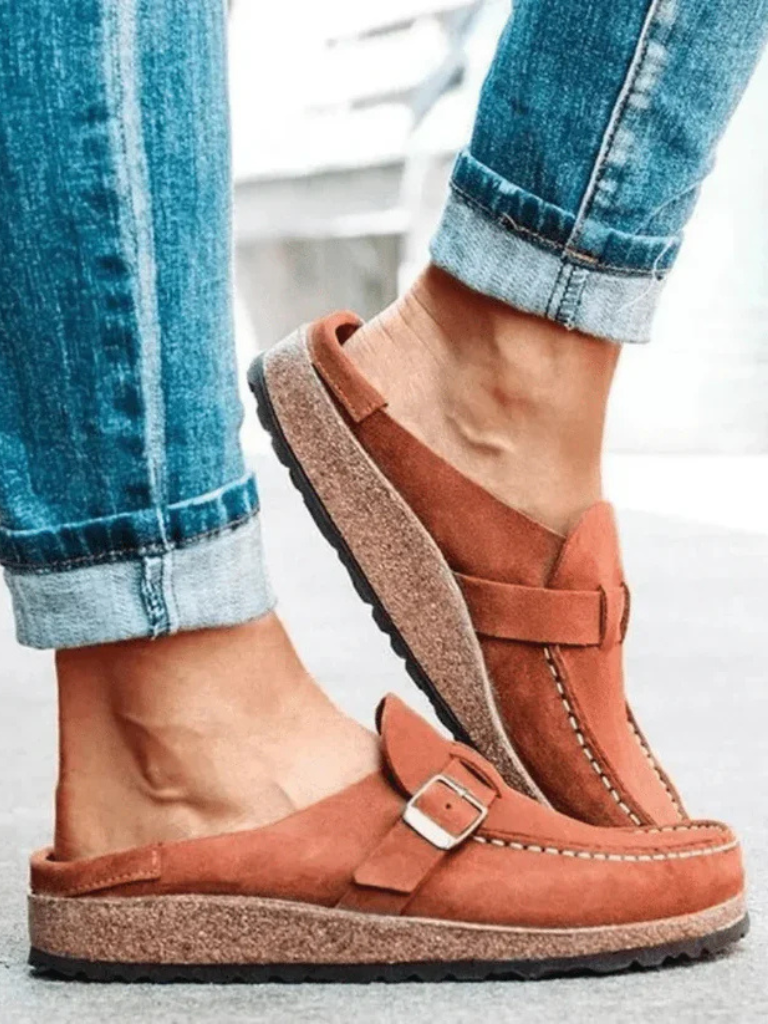 Nora – Women's Nursing Clogs for 12-Hour Shifts
