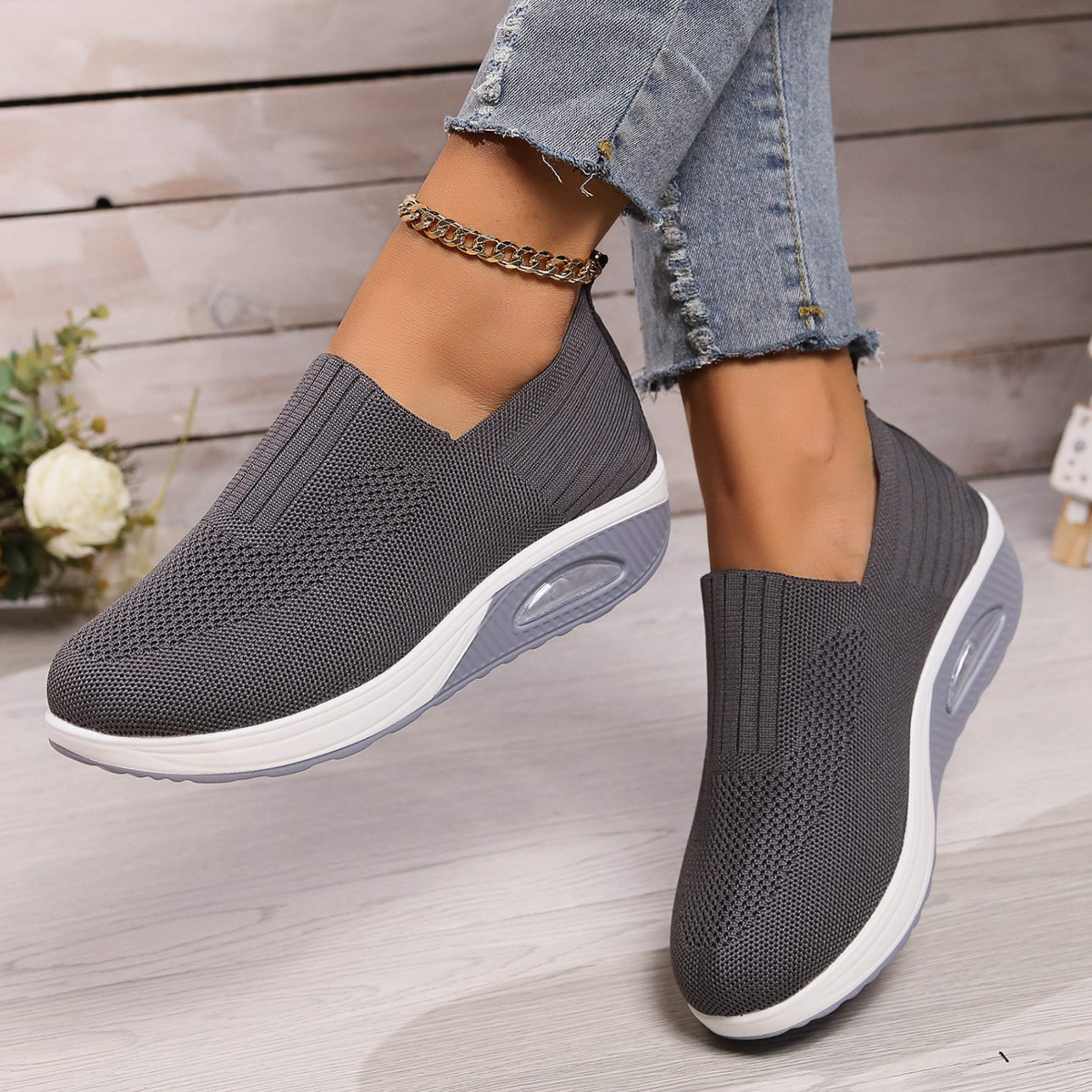 Hugh – Men's Slip-On Sneakers for Easy On and Off
