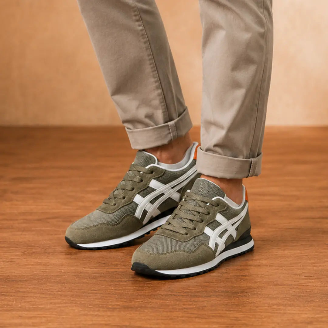 Men's Classic Lace Sneakers