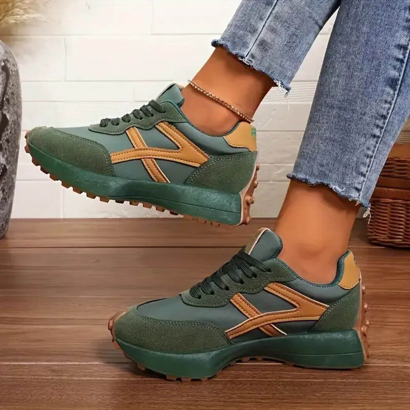 Women's Orthopedic Sneakers with Non-Slip Sole and Pressure-Relieving Insole