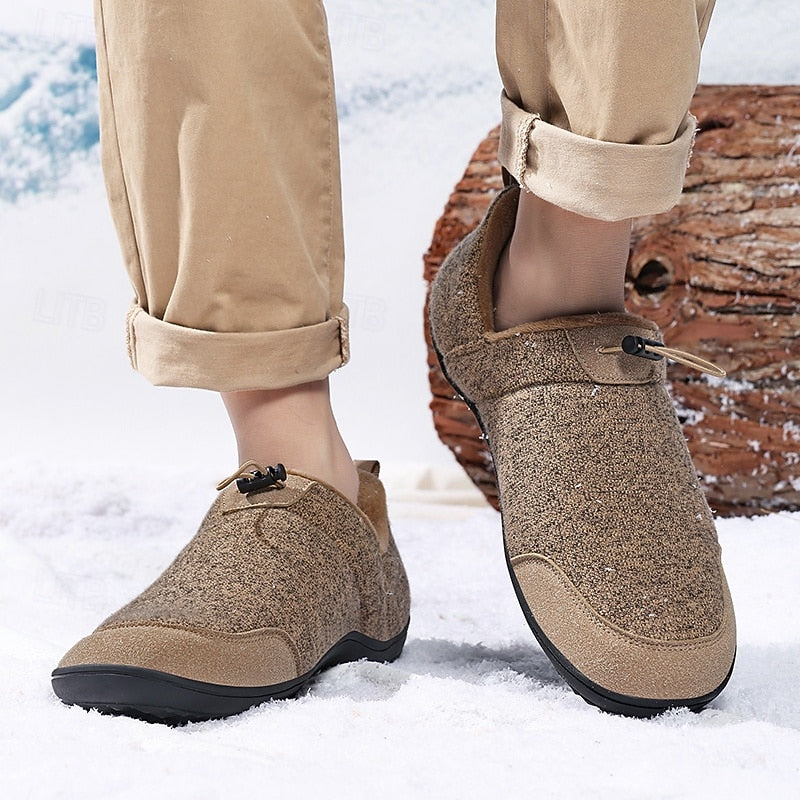 Carbonia – Unisex Slip-On Shoes with a Stretch Upper