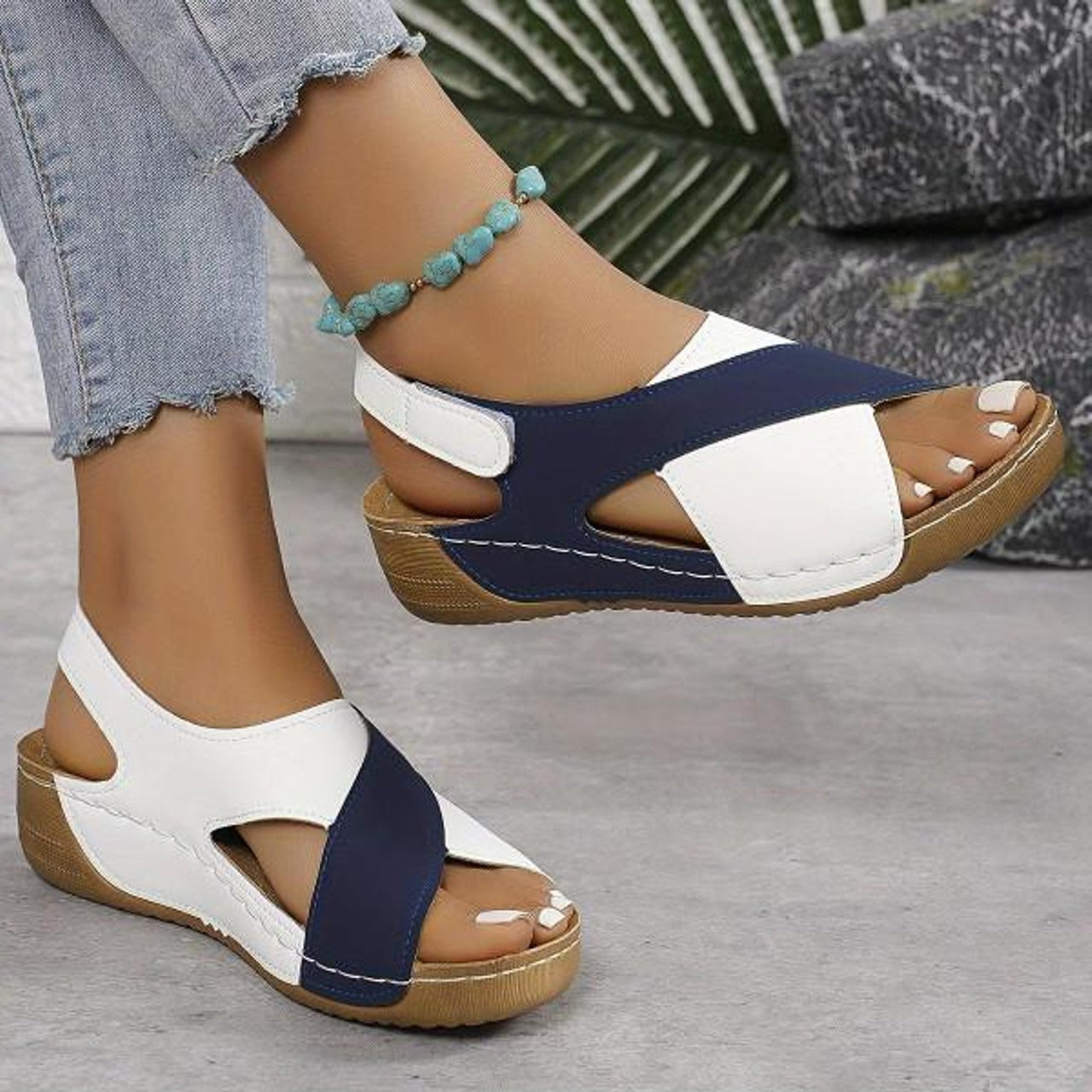 Bush – Unisex Comfortable Sandals with an Adjustable Strap