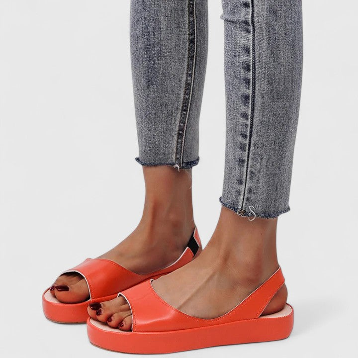 Shari – Women's Wide Toe Box Sandals with an Adjustable Fit