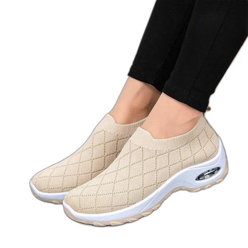 Mattie – Women's Nursing Shoes with All-Day Cushioning