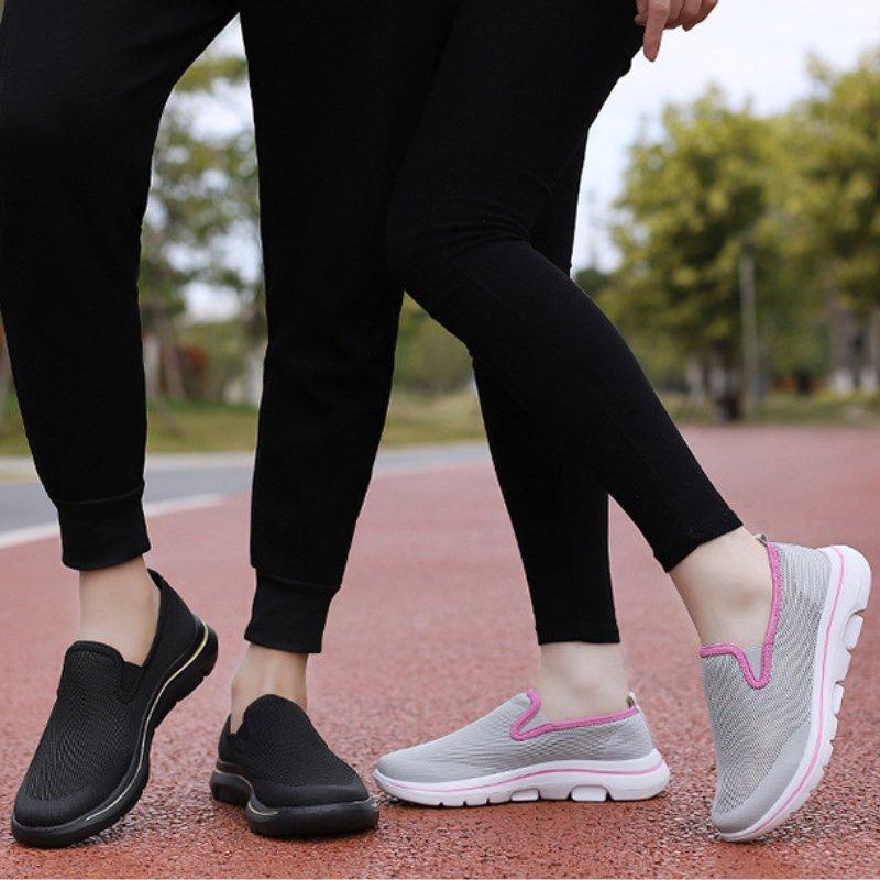 Women's Wide Toe Box Slip On Sneakers