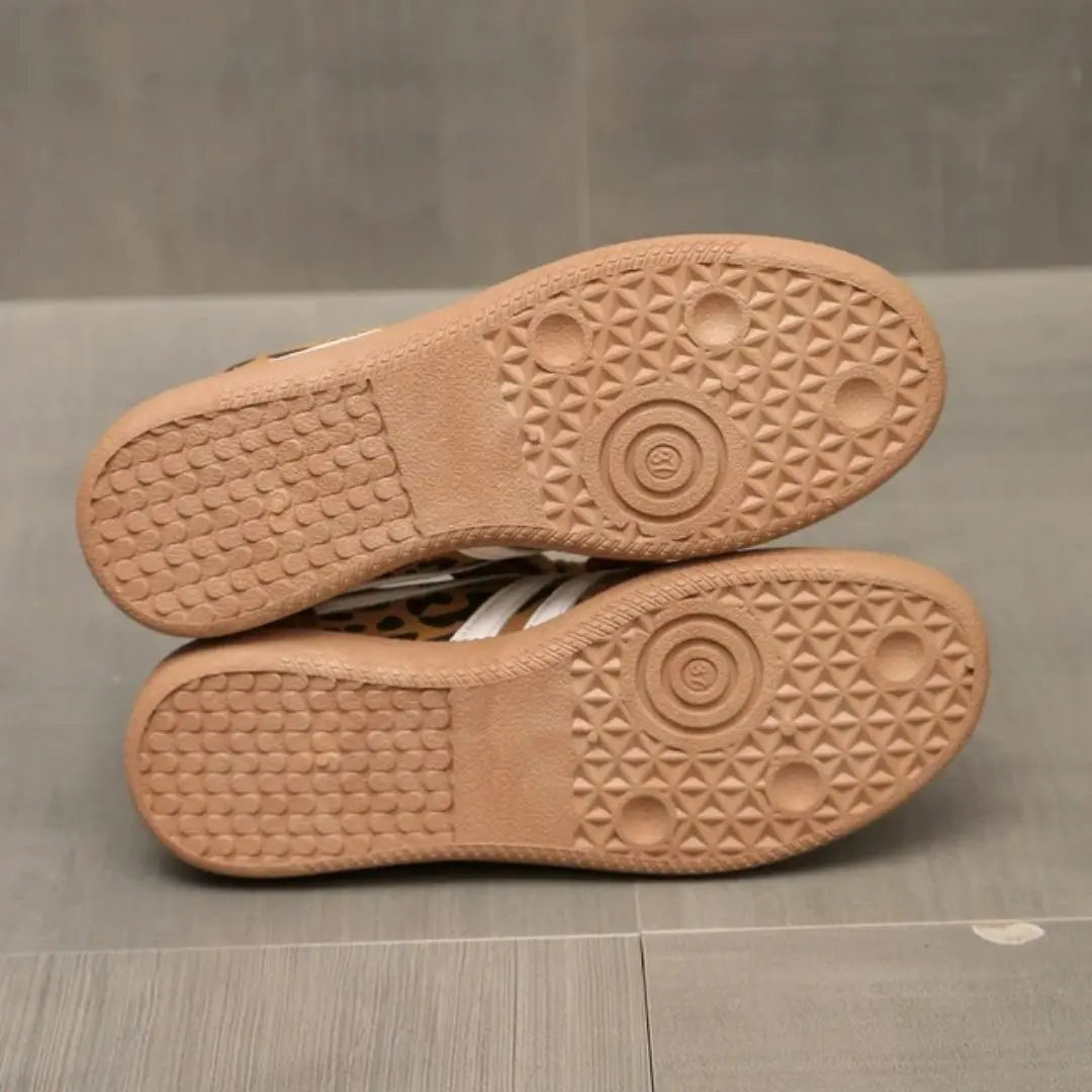 Toni – Women's Slip-On Sneakers with a Hands-Free Fit