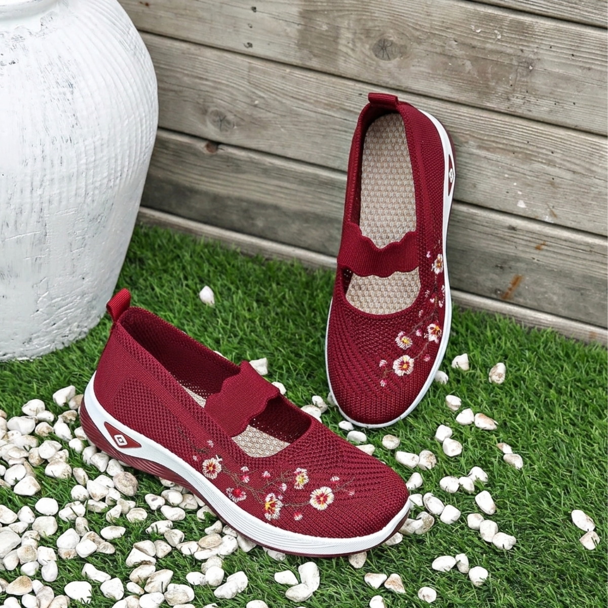 Orthopedic Walking Shoes With Floral Embroidery
