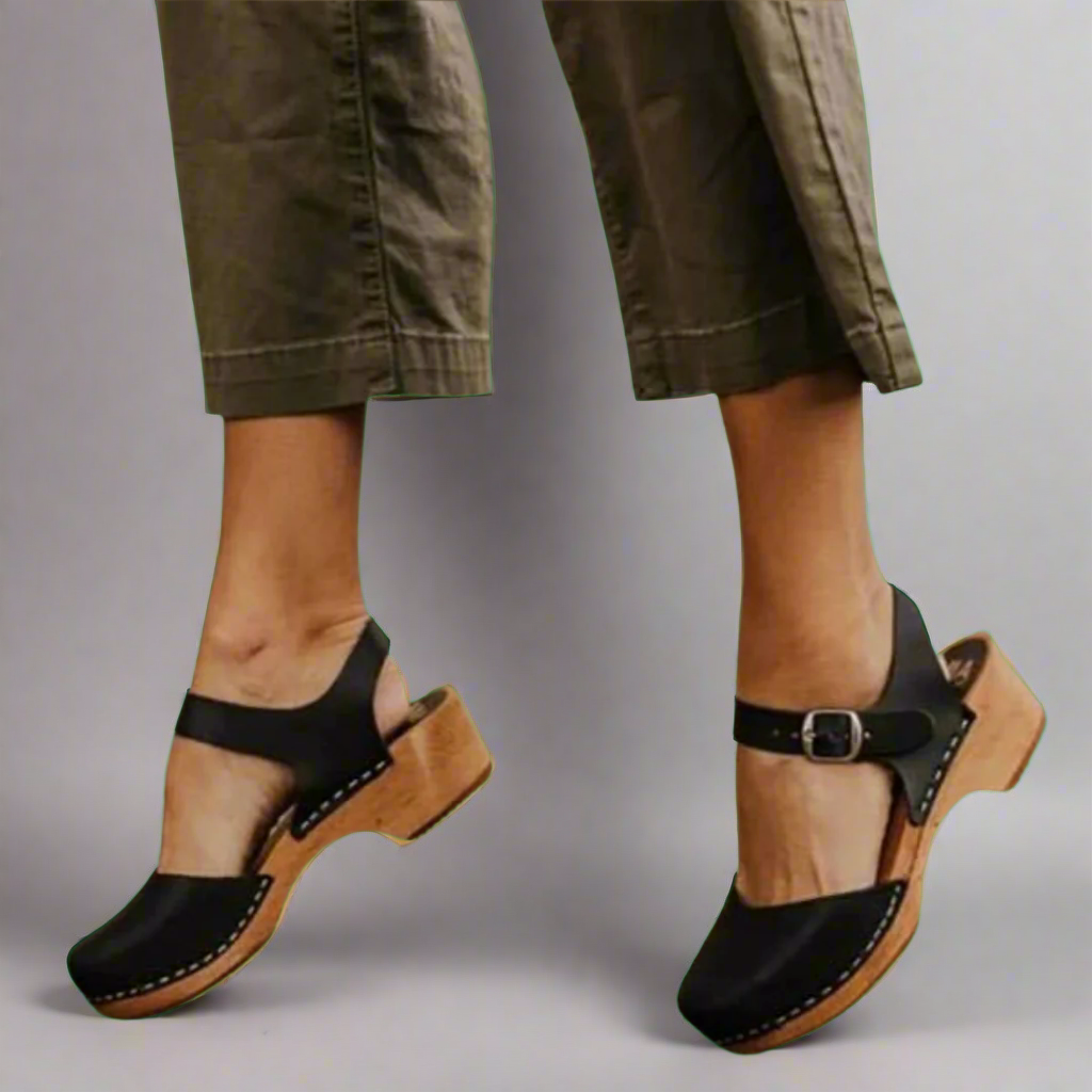 April – Women's Nursing Clogs with a Non-Slip Sole
