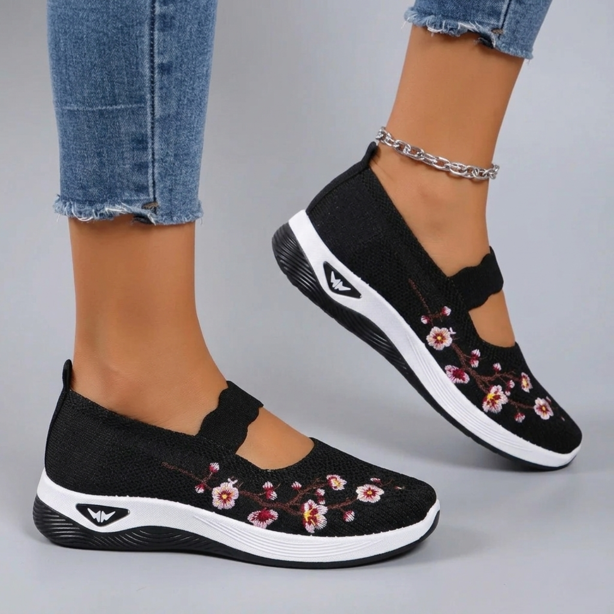 Orthopedic Walking Shoes With Floral Embroidery