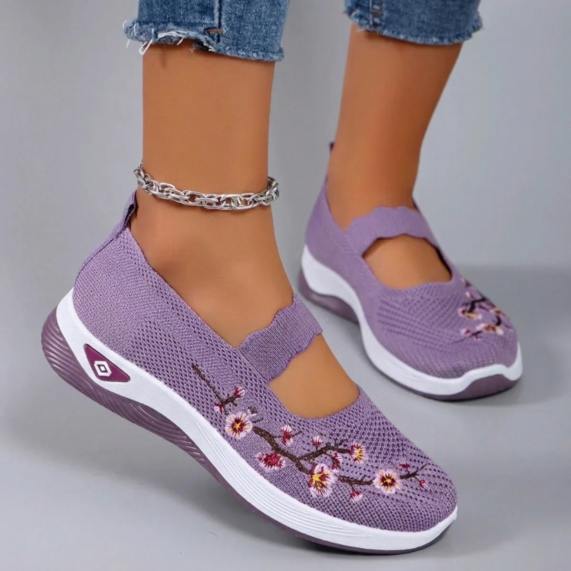 Orthopedic Walking Shoes With Floral Embroidery