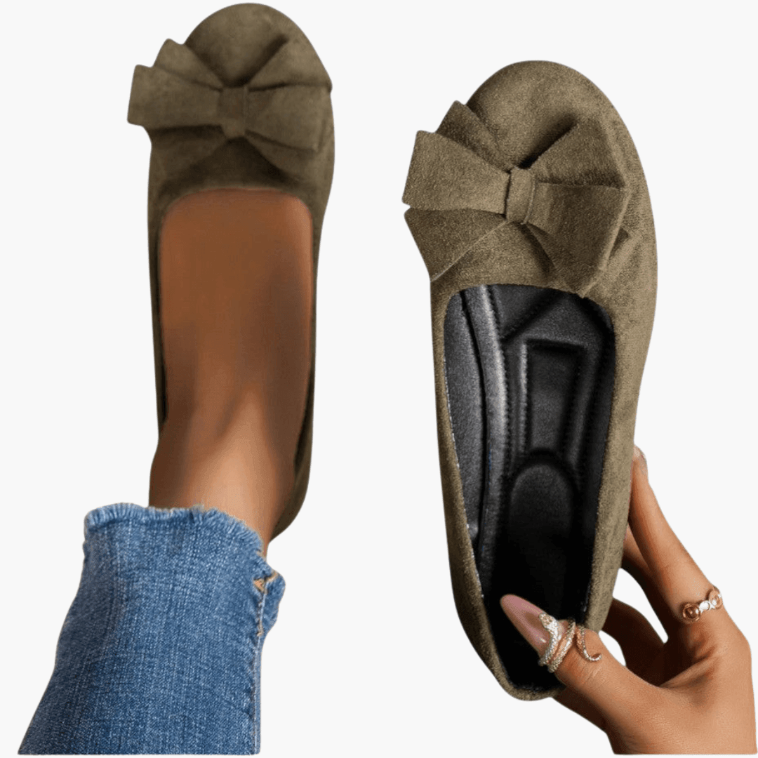 Women's Slip-On Loafers with Bow Detail and Flat Sole
