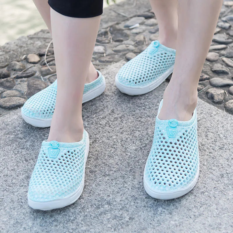 2025 Women Casual Clogs Breathable Beach Sandals Summer Slippers Slip On Womens Shoes Home Ladies Shoes Fashion Hollow P