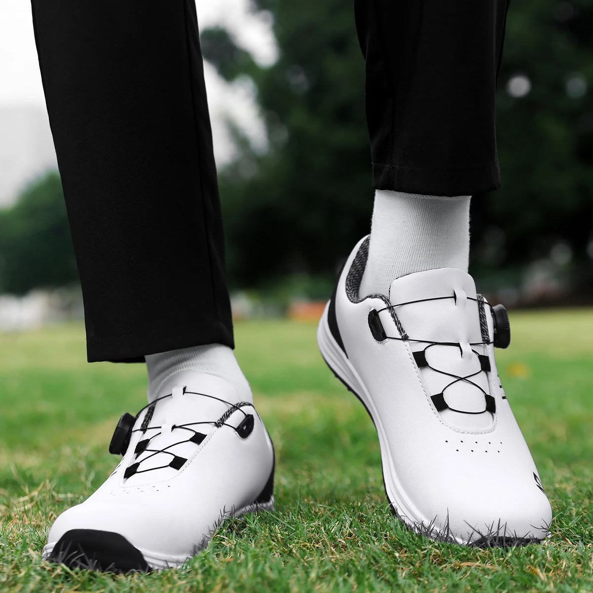Issoire – Men's Non-Slip Shoes for Work and Everyday Wear