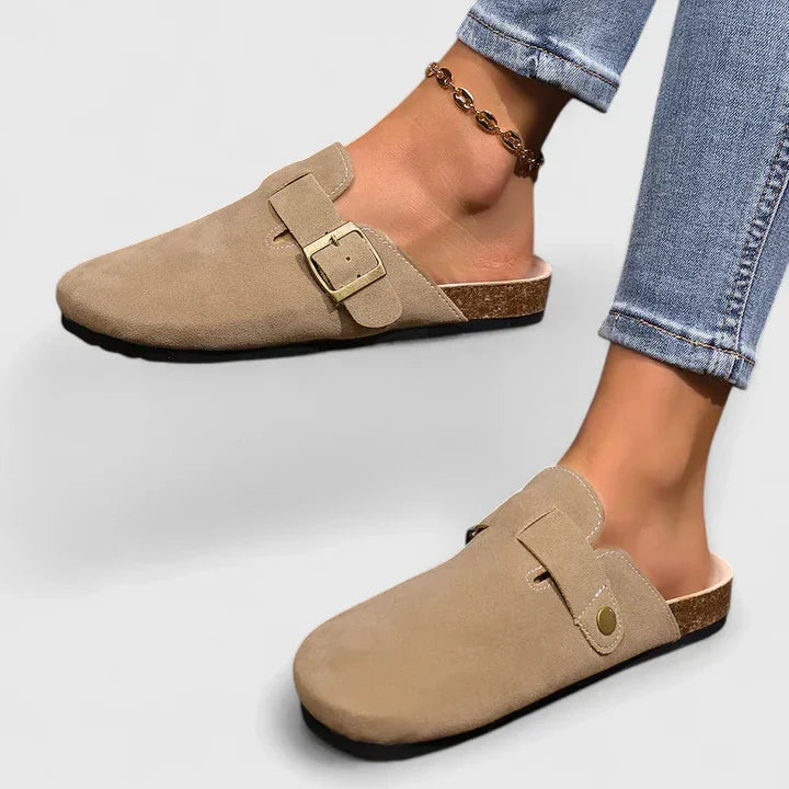 Reagan – Unisex Nursing Clogs with All-Day Cushioning