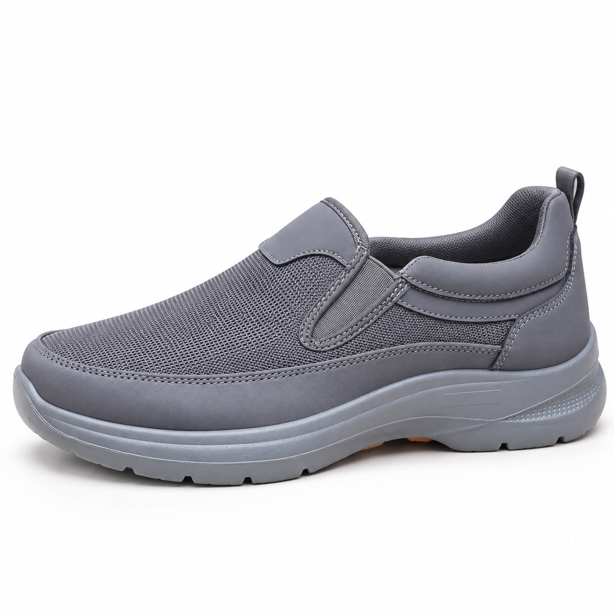 Lynch – Unisex Slip-On Sneakers in Grey