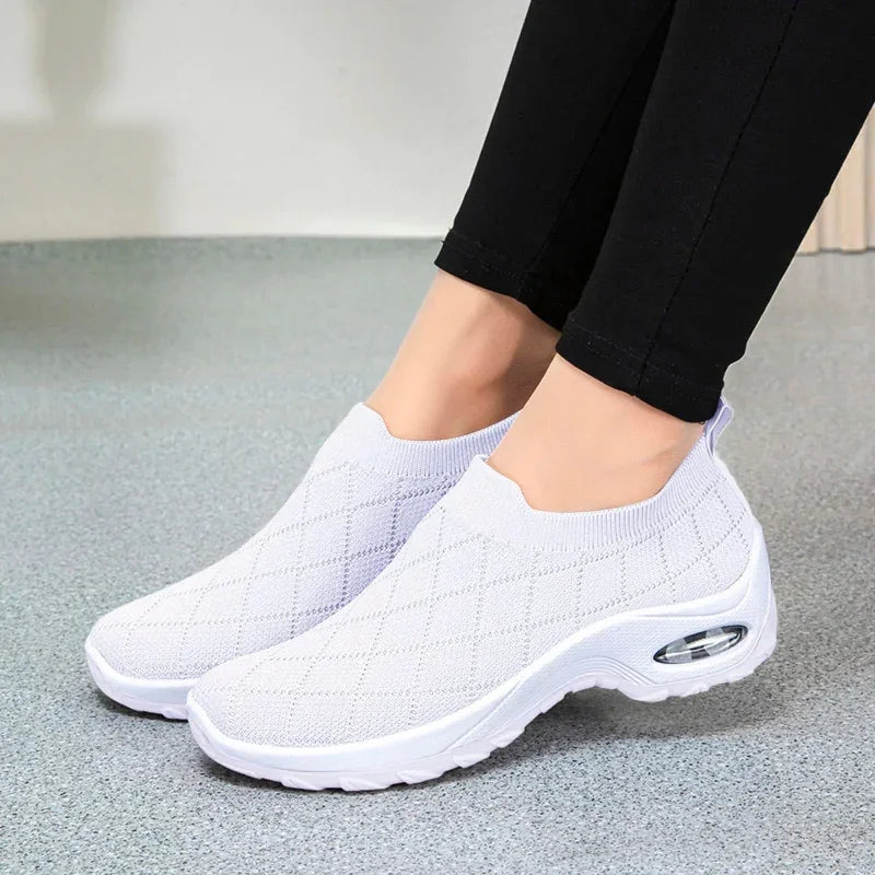 Mattie – Women's Nursing Shoes with All-Day Cushioning