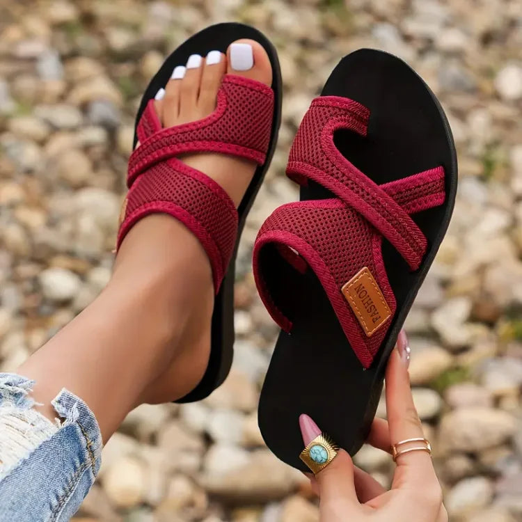 Roberta | Sandals with Criss Cross Straps and Toe Loop