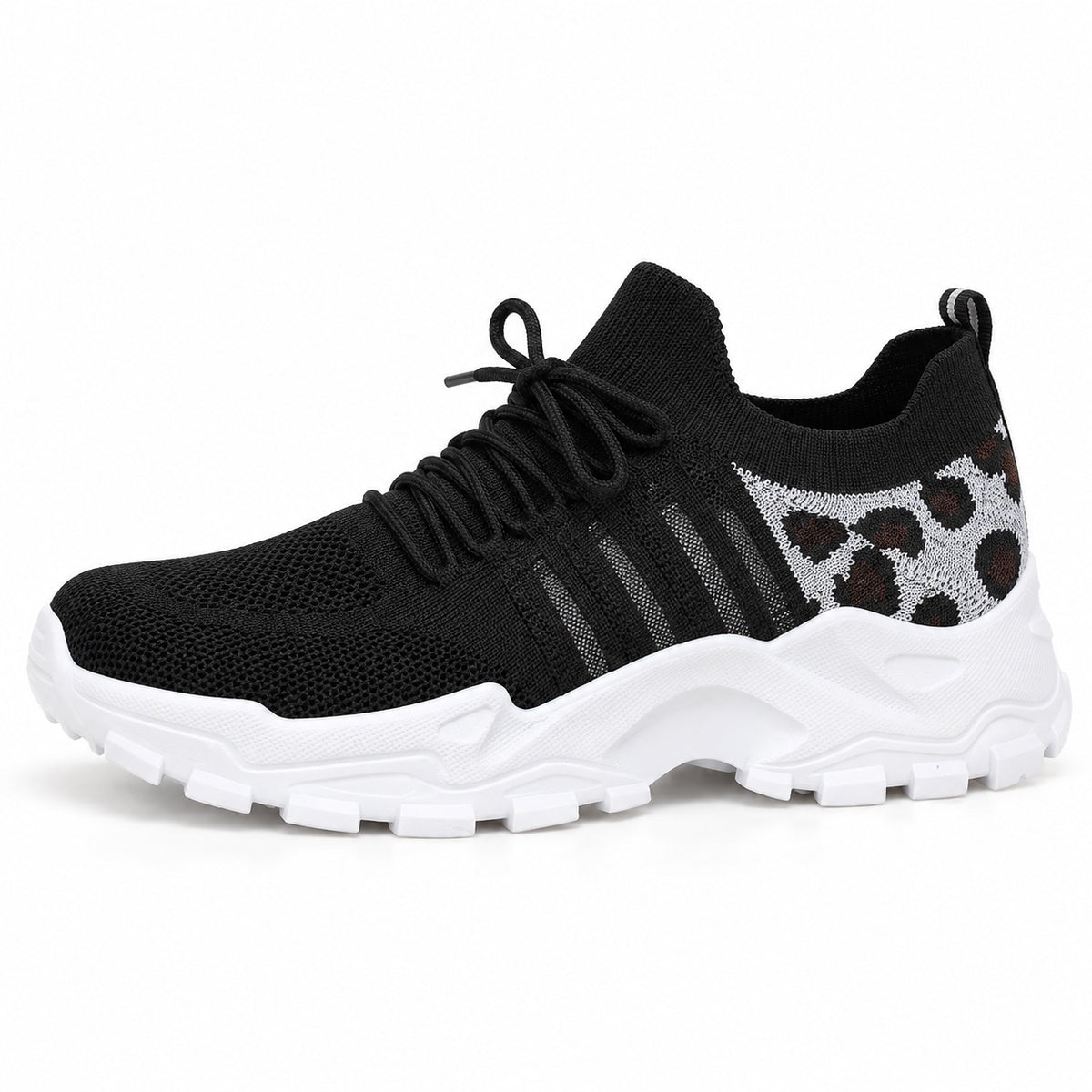 Susie – Women's Nursing Sneakers in Black/White