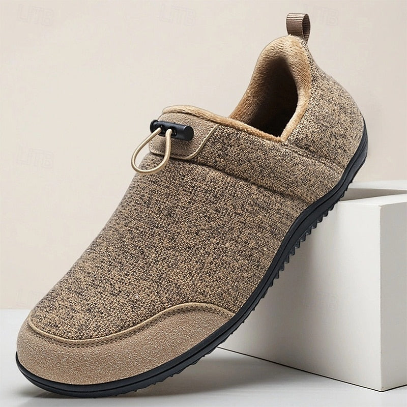 Carbonia – Unisex Slip-On Shoes with a Stretch Upper